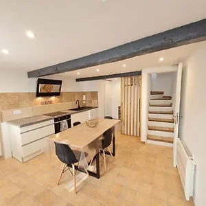 https://maison-de-valensole.fr-provencehotel.com